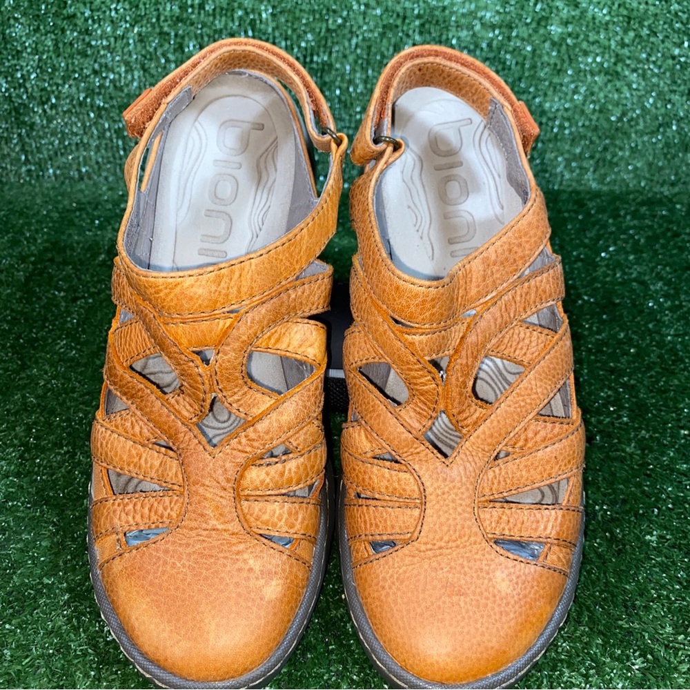 Bionica Avary Mango Size 8M Sandal, Hiking, Walking, Working, Slip Resistant